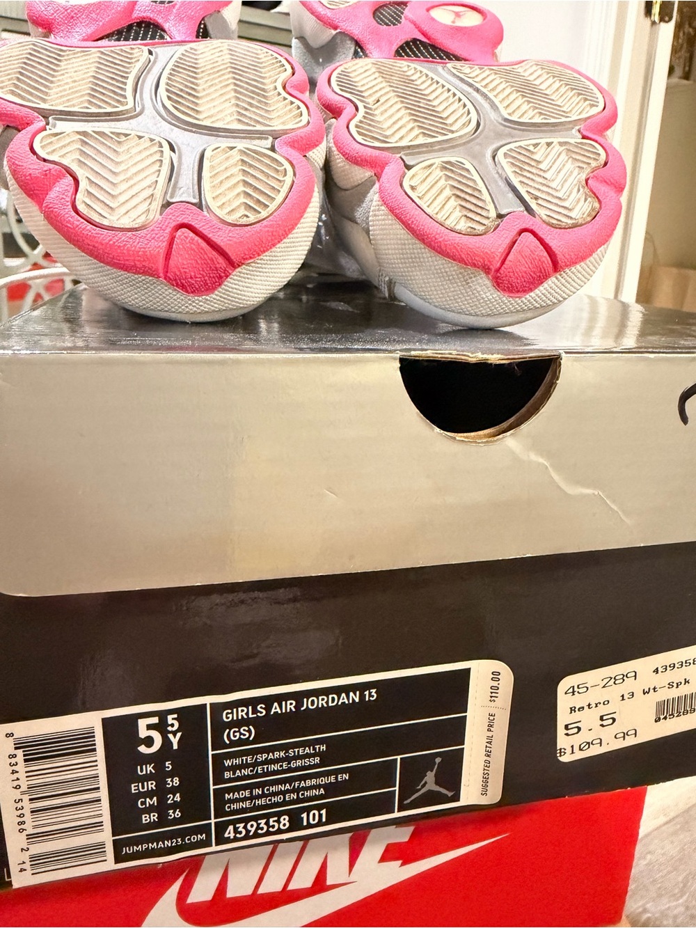 Jordan Girls' Retro 13 “STEALTH” - White/Grey/Pink - Picture 8 of 9